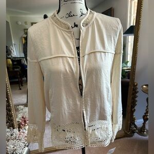 White short cardigan/jacket with lace design